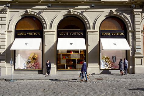 louis vuitton owner lvmh|lvmh official website.